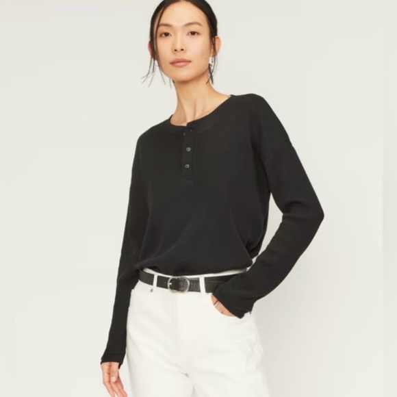 Everlane Small Organic Cotton Waffle Henley
Washed in Black with 3 Buttons - Picture 1 of 5